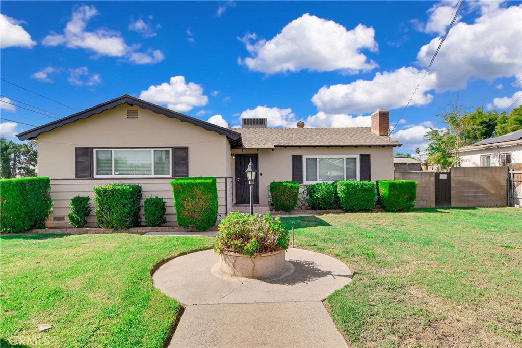 4593 Glen Property Photo 2