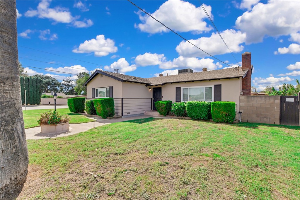 4593 Glen Property Photo 4
