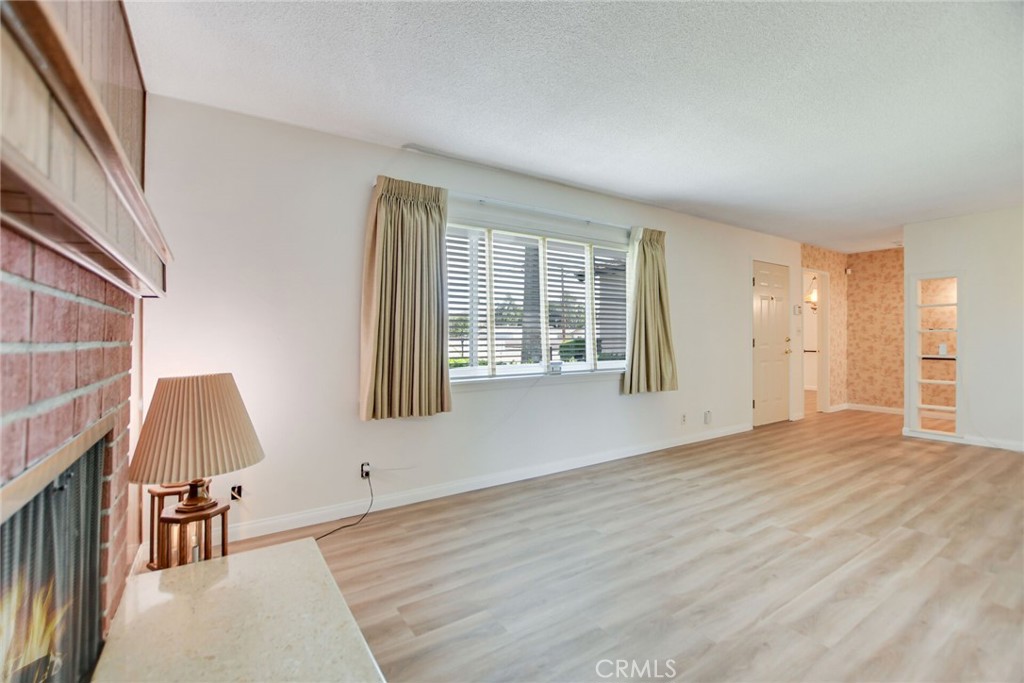 4593 Glen Property Photo 8