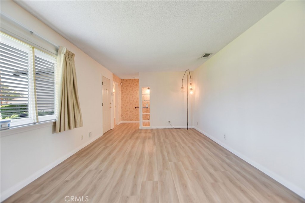 4593 Glen Property Photo 9