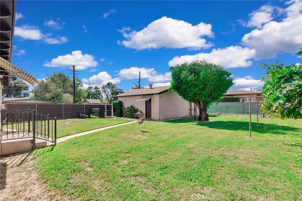 4593 Glen Property Photo 29
