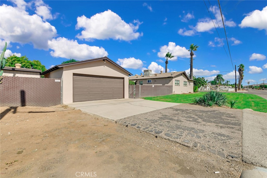 4593 Glen Property Photo 31