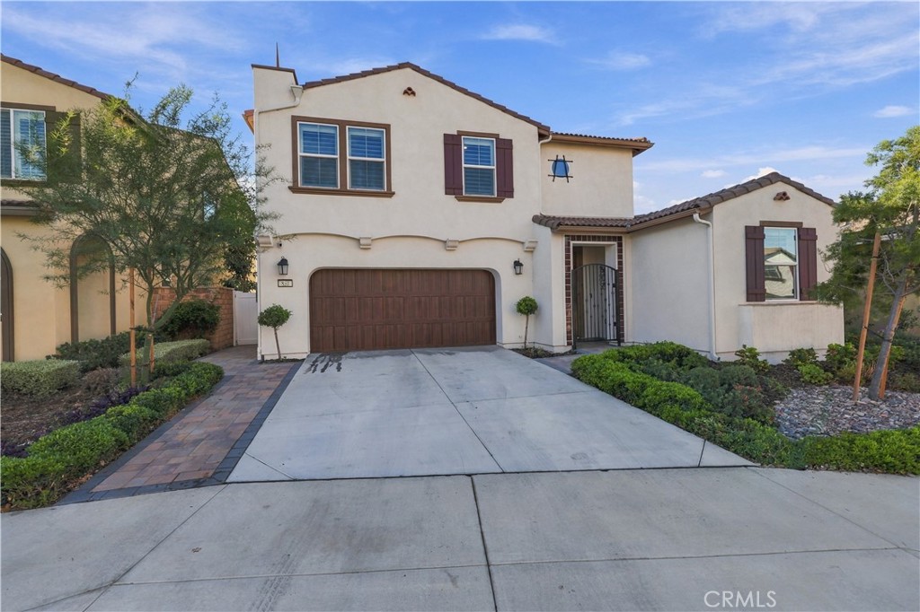 831 Dahlia Property Photo 2