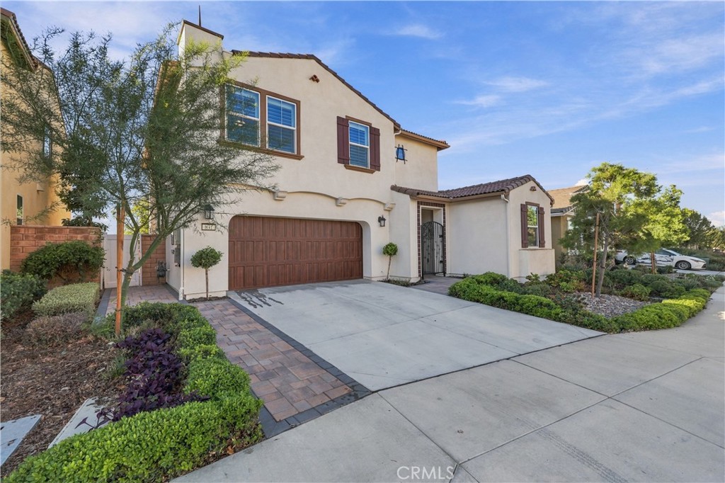 831 Dahlia Property Photo 3