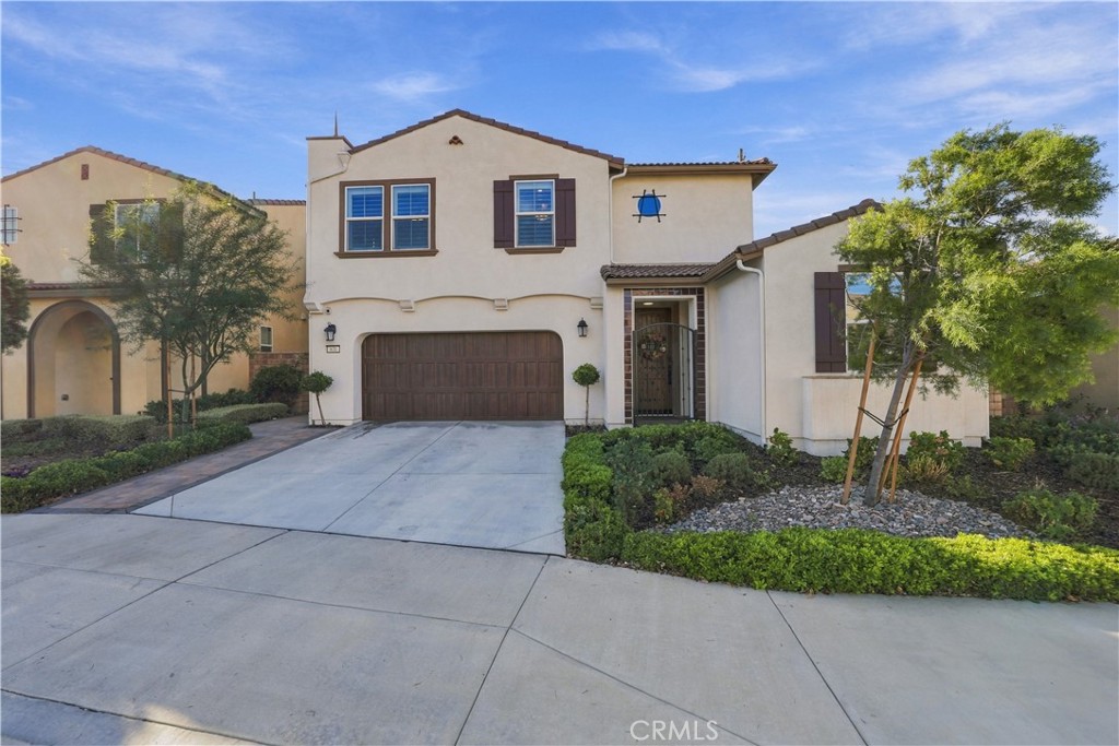 831 Dahlia Property Photo 4