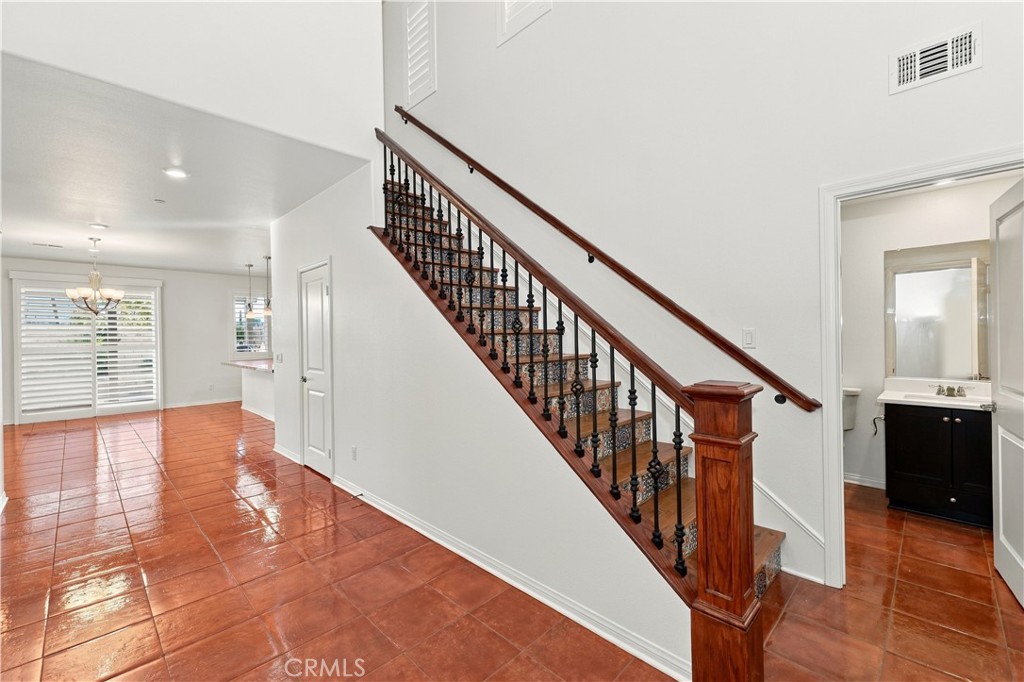 831 Dahlia Property Photo 9