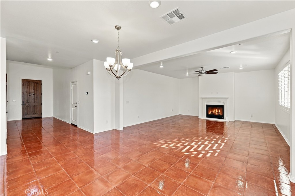 831 Dahlia Property Photo 14