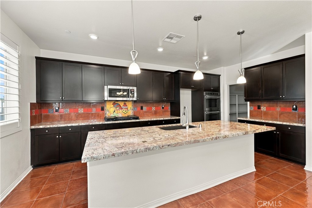 831 Dahlia Property Photo 22