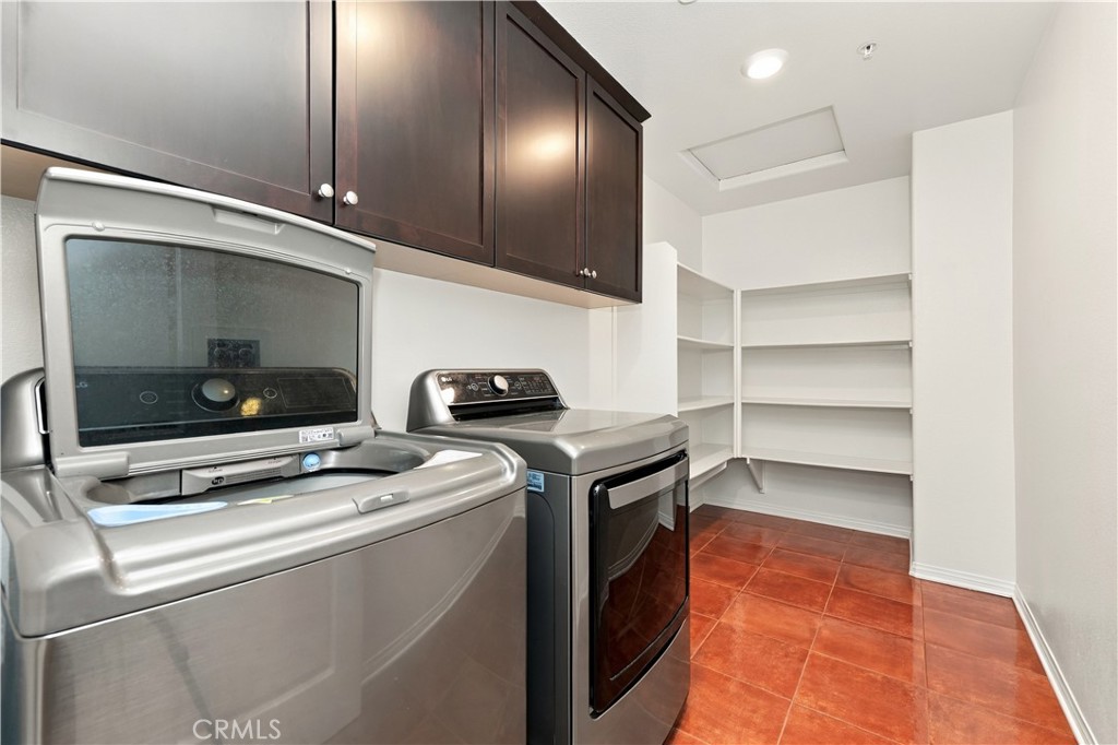831 Dahlia Property Photo 32