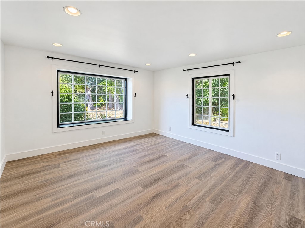 1042 Whispering Oaks Property Photo 10