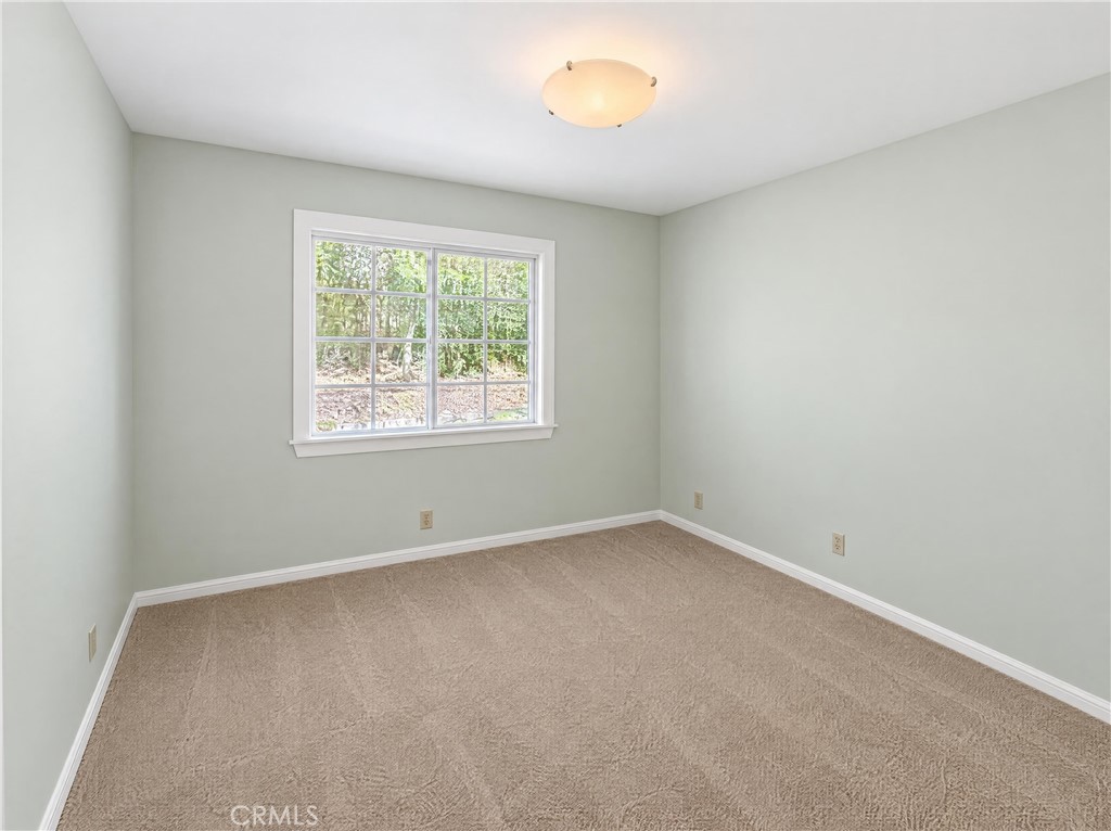 1042 Whispering Oaks Property Photo 15
