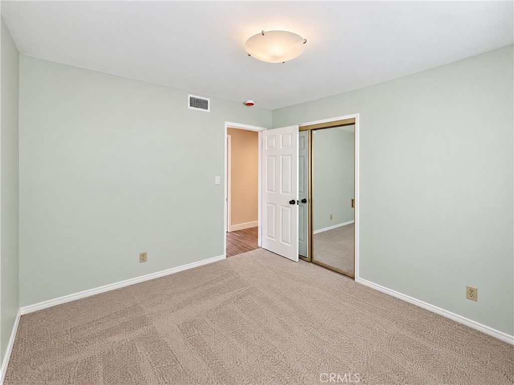 1042 Whispering Oaks Property Photo 16