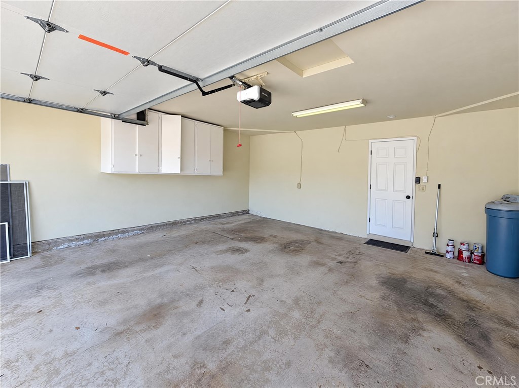 1042 Whispering Oaks Property Photo 23