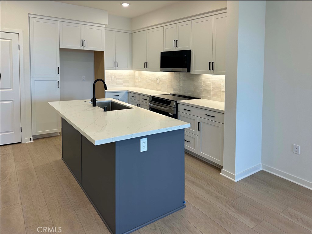 685 S Brea Boulevard 103 Property Photo 1