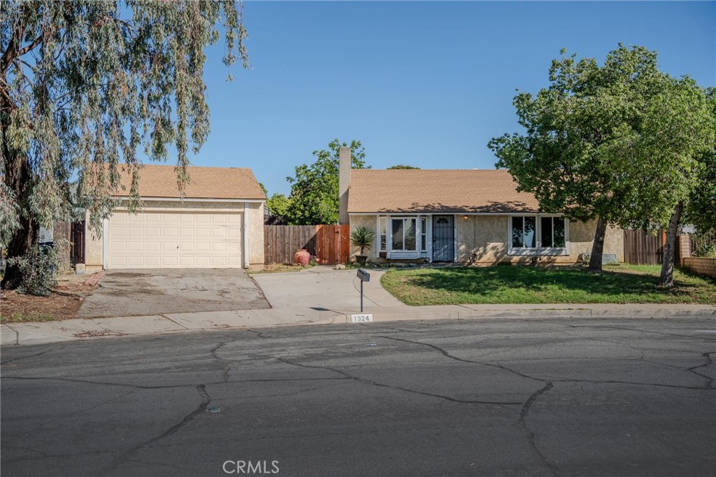 1324 W Morgan Property Photo 1