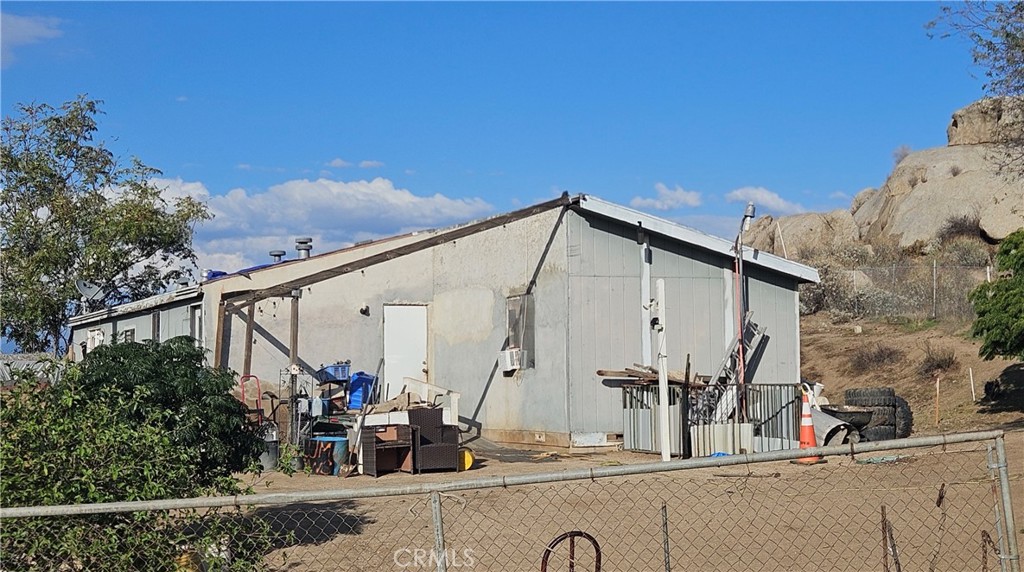 23600 Ray Property Photo 3