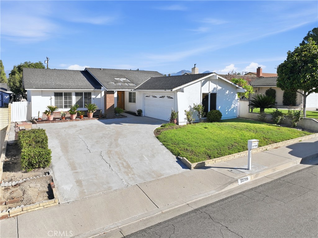 22709 Dry Creek Road Property Photo 1