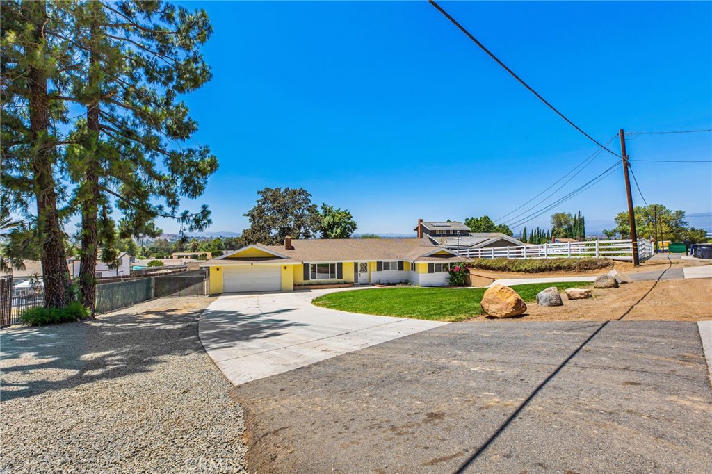 4430 Crestview Property Photo 5