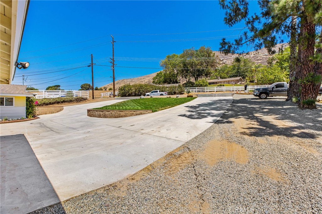 4430 Crestview Property Photo 6