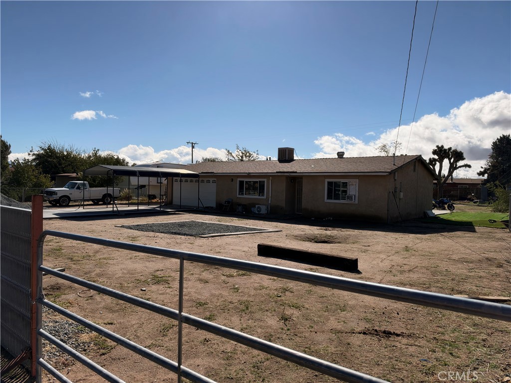 14737 Yucca Property Photo 4