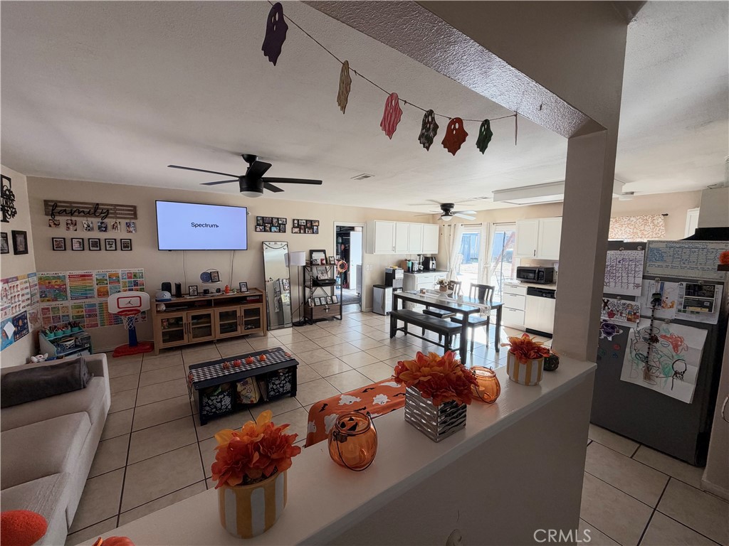 14737 Yucca Property Photo 7