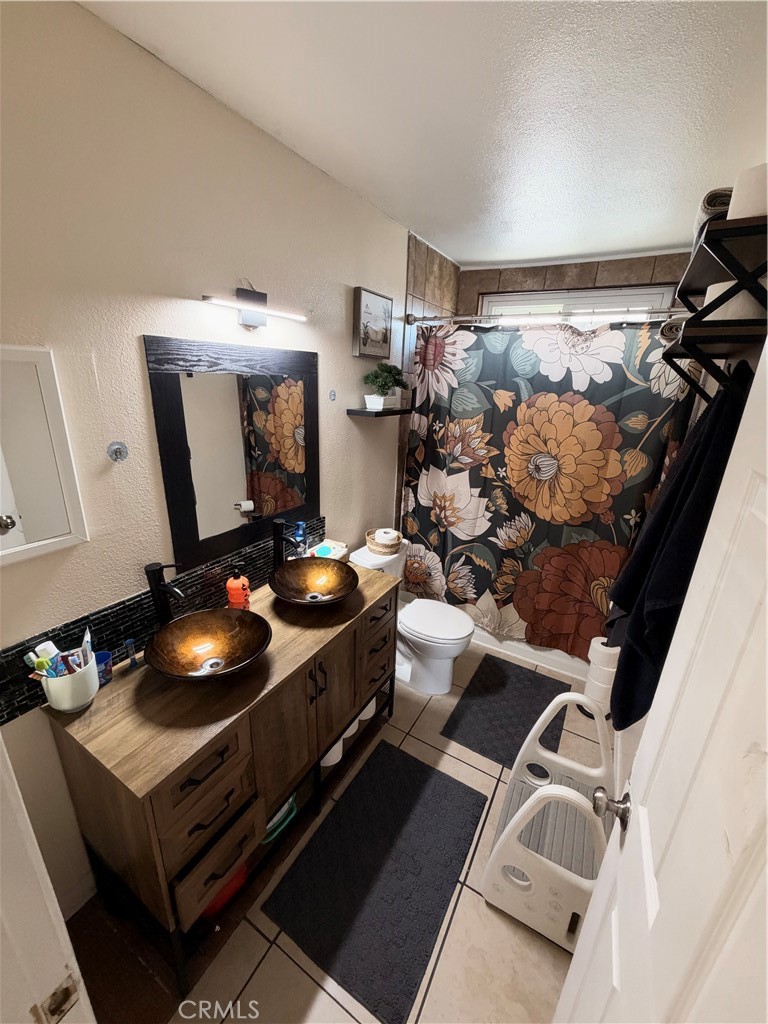 14737 Yucca Property Photo 8