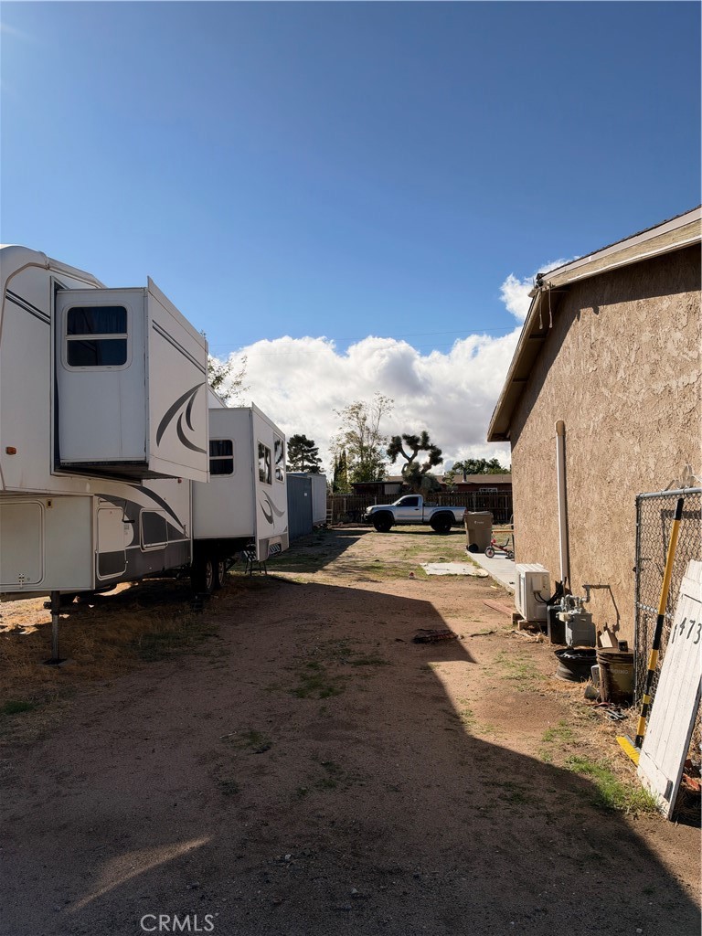 14737 Yucca Property Photo 14
