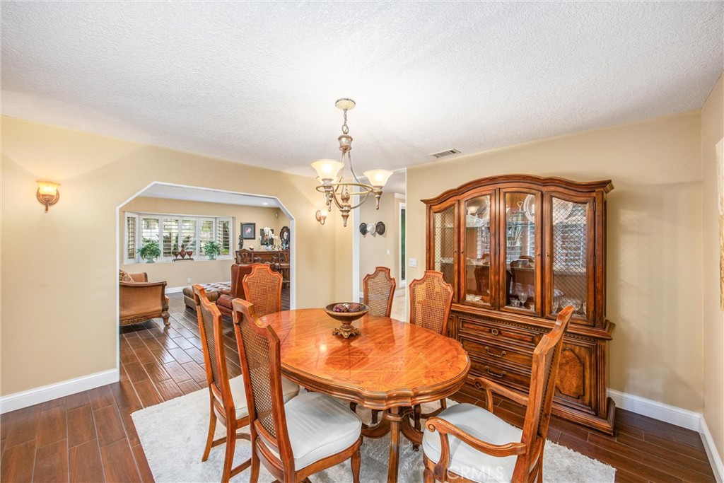 2401 Northmoor Property Photo 14