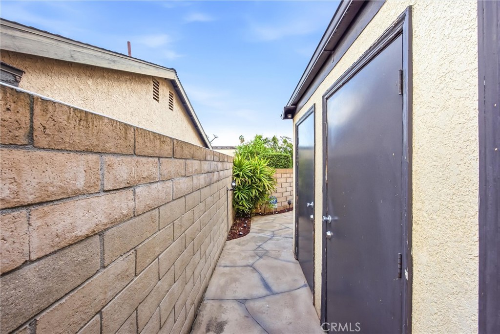 2401 Northmoor Property Photo 32