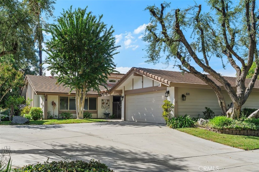 610 Via Zapata Property Photo 1