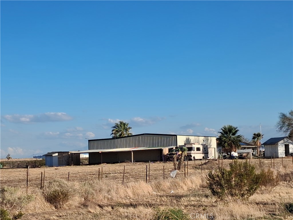 19315 Us Highway 395 Property Photo 1