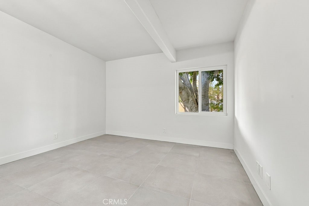 648 S Roxbury Property Photo 20