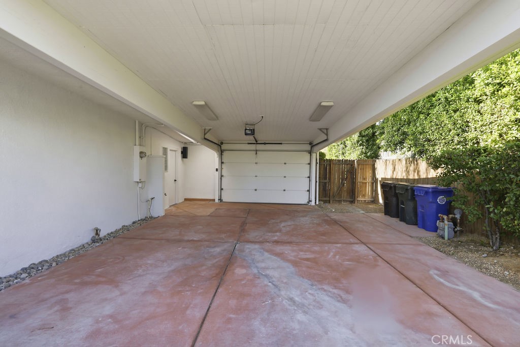 648 S Roxbury Property Photo 28