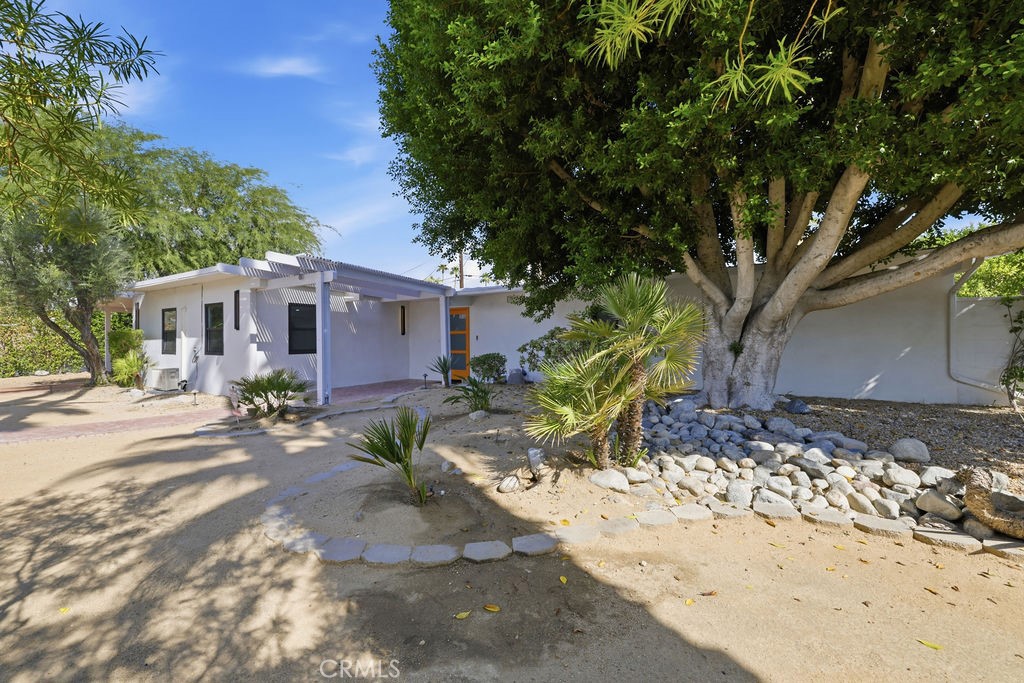 648 S Roxbury Property Photo 38
