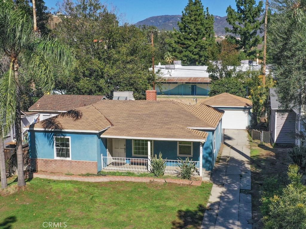 726 W Marshall Property Photo 1