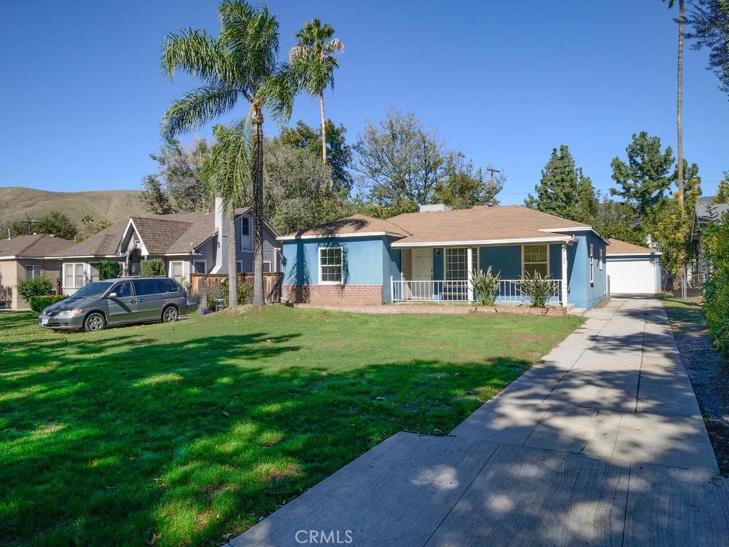726 W Marshall Property Photo 4