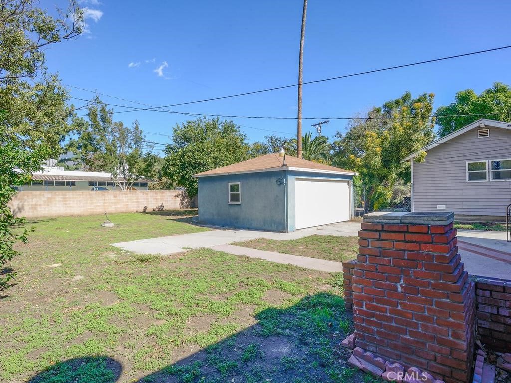 726 W Marshall Property Photo 24