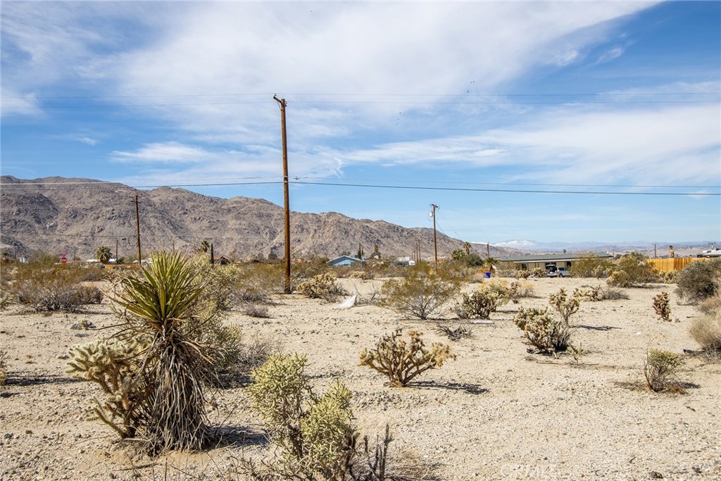 7600 Bedouin Avenue Property Photo 3