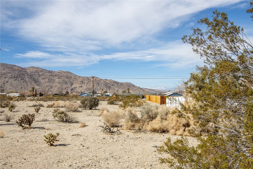7600 Bedouin Avenue Property Photo 9
