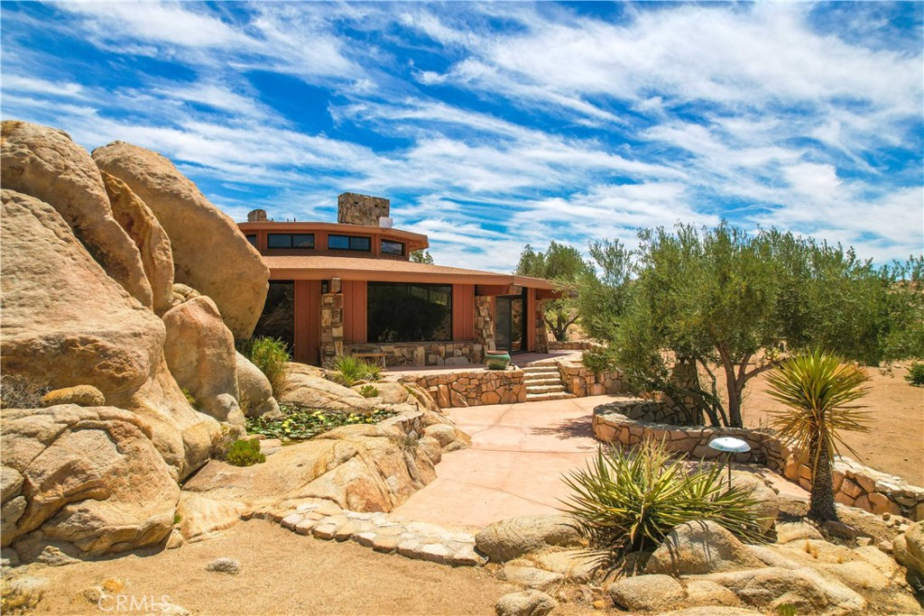 55290 Flying Tigers Road Property Photo 1