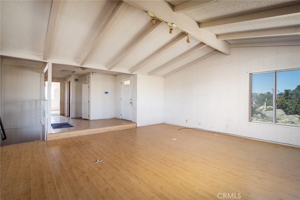 5550 Carlsbad Avenue Property Photo 15