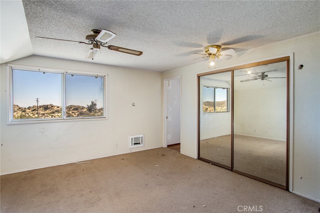 5550 Carlsbad Avenue Property Photo 28