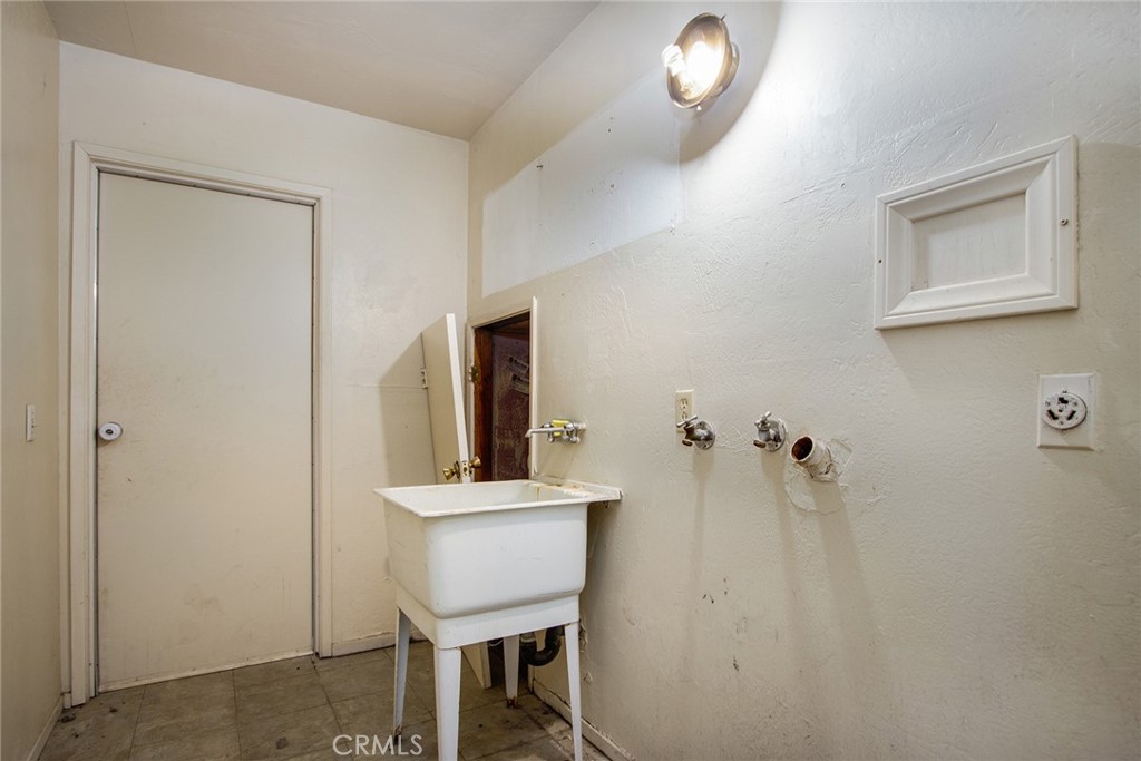 5550 Carlsbad Avenue Property Photo 34