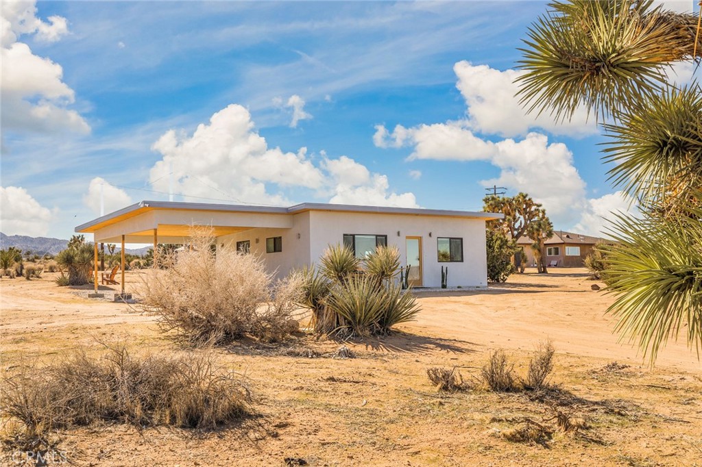 59149 Desert Gold Drive Property Photo 2