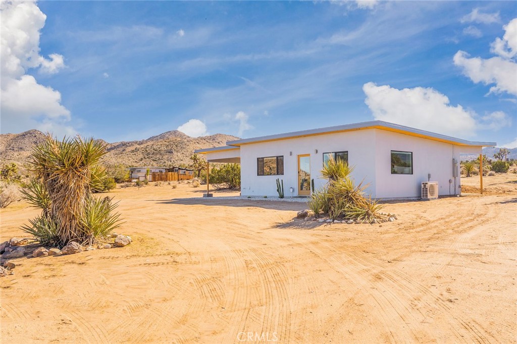 59149 Desert Gold Drive Property Photo 3