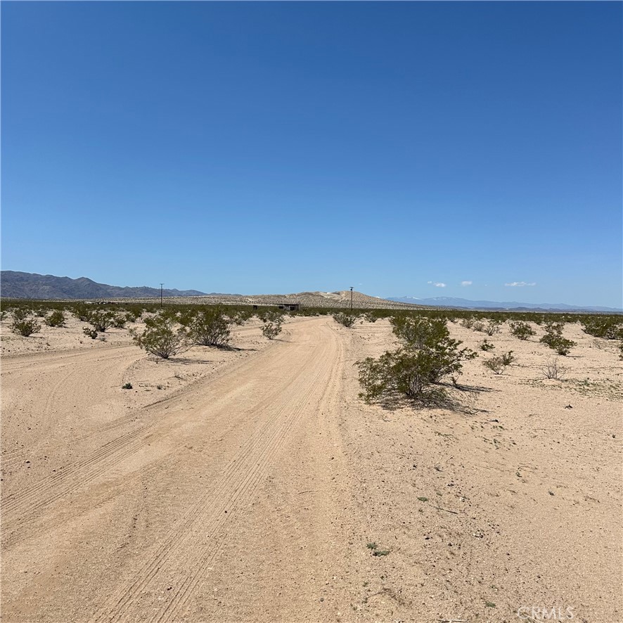 1102 Samarkland Dr Property Photo 3