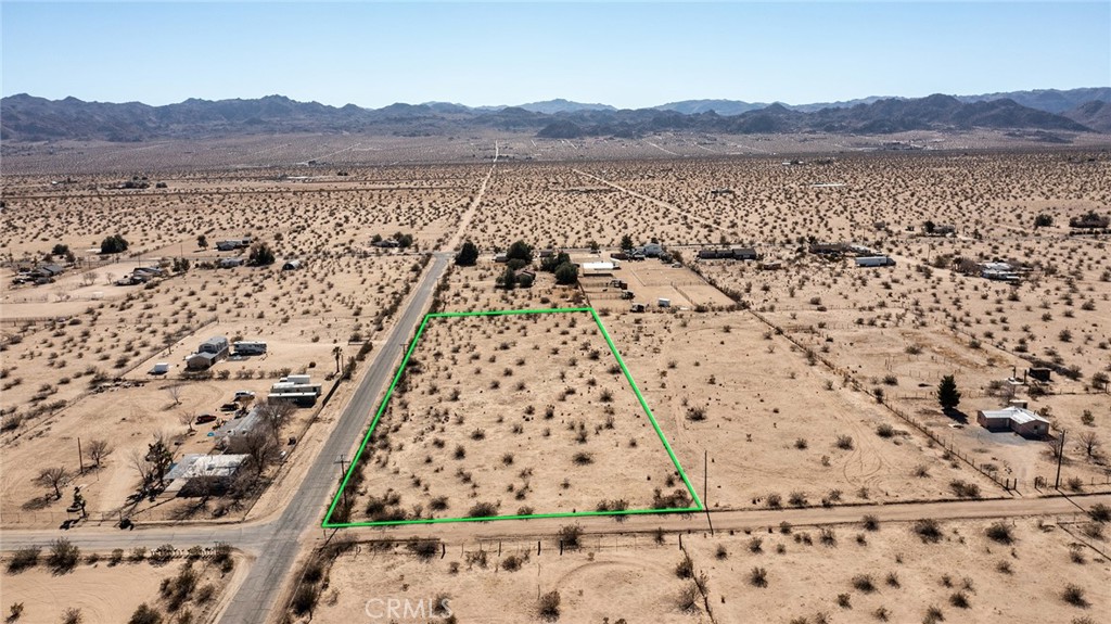 64475 Sun Mesa Road Property Photo 4