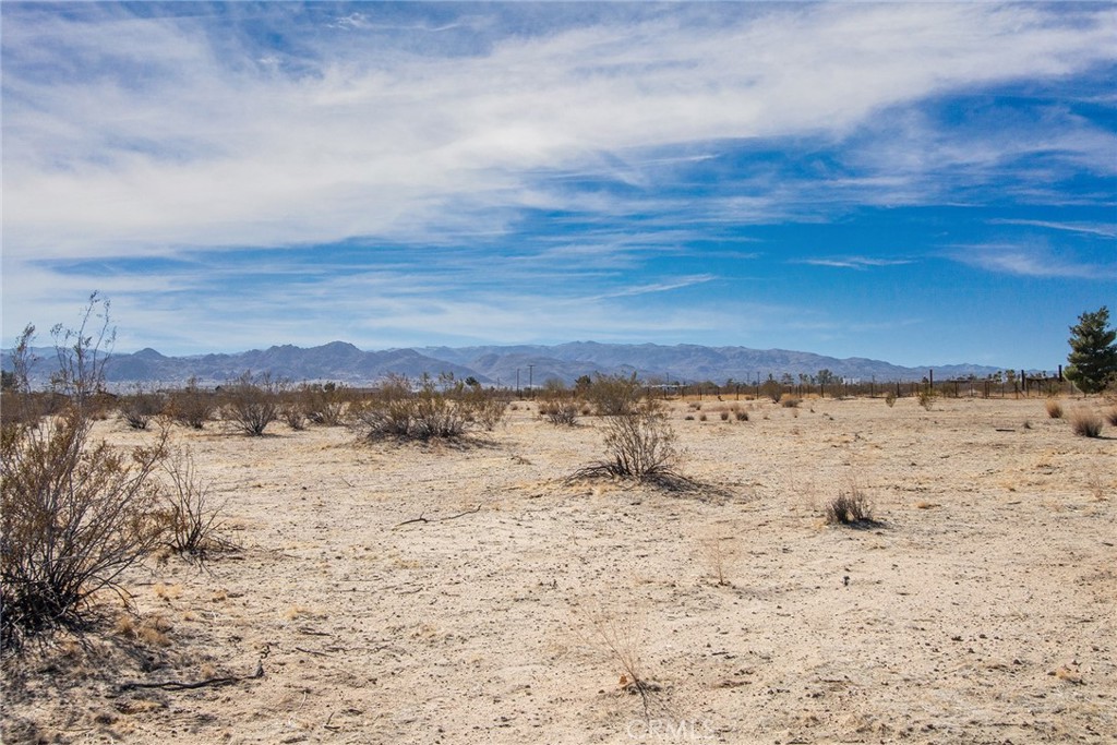 64475 Sun Mesa Road Property Photo 5