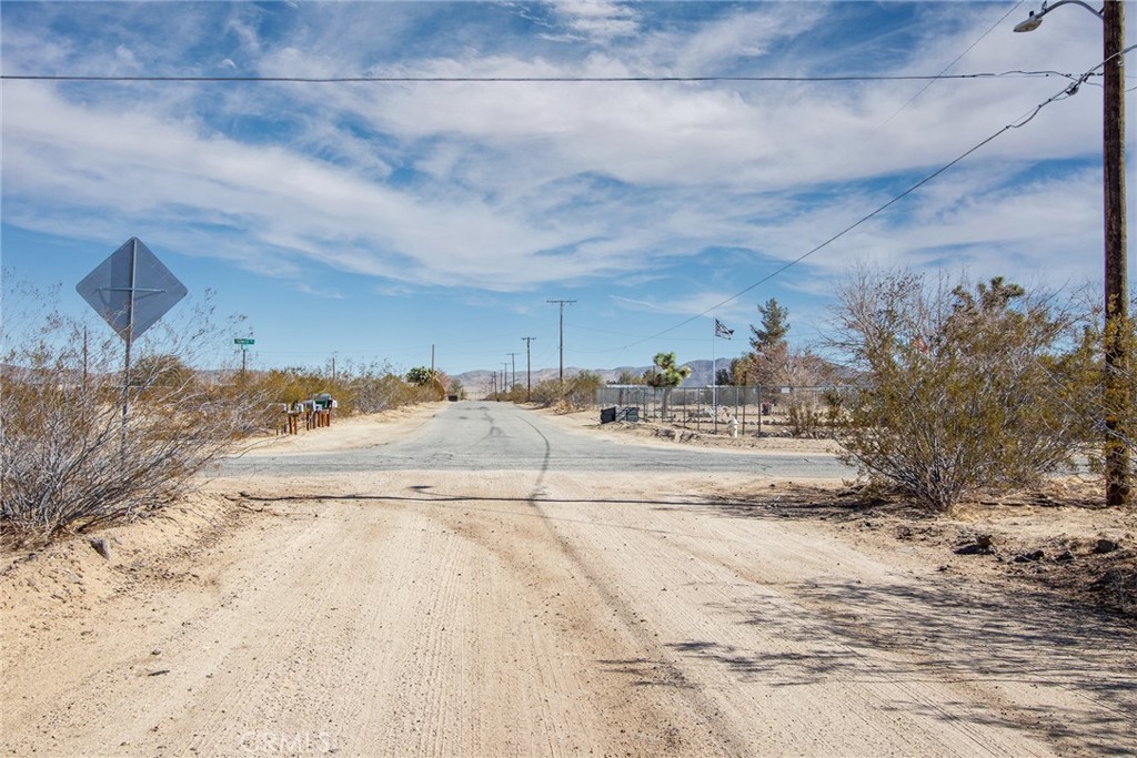 64475 Sun Mesa Road Property Photo 8