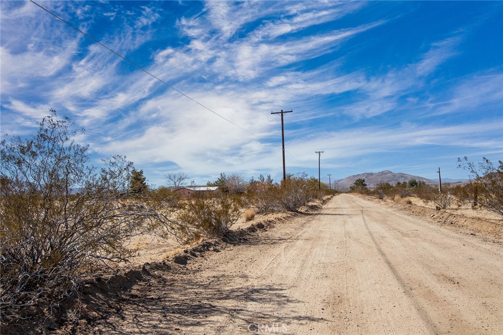64475 Sun Mesa Road Property Photo 9